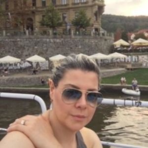 Meet your Posher, Edita